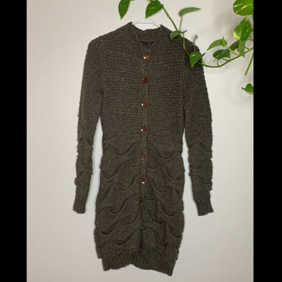 Press pin tuck sweater cardigan jacket. Small - Picture 1 of 5